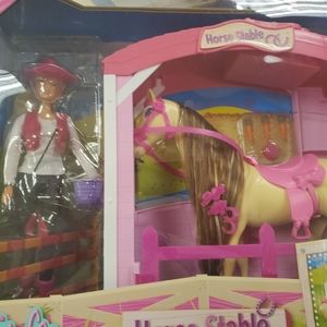 Steffi Love Horse Stable brand new in box